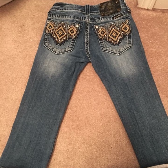 Miss me Capris - Picture 2 of 2